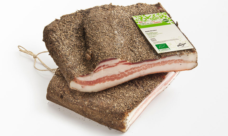 Pancetta Tesa of the organic PrimaVera by Pedrazzoli it will be love at first taste.